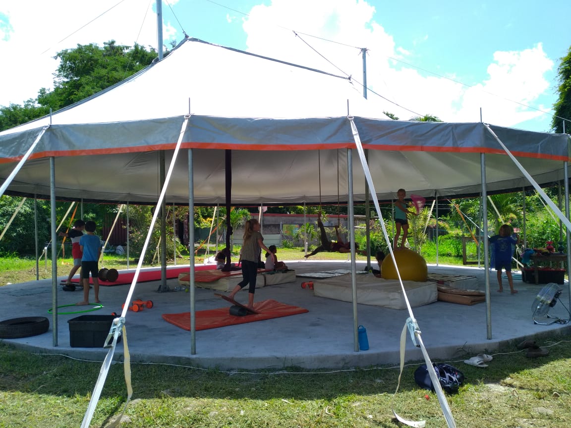 Cours de Cirque et Multiactivités sous chapiteau pour les enfants de 4 à 12 ans tous les mercredi à Vieux Habitants